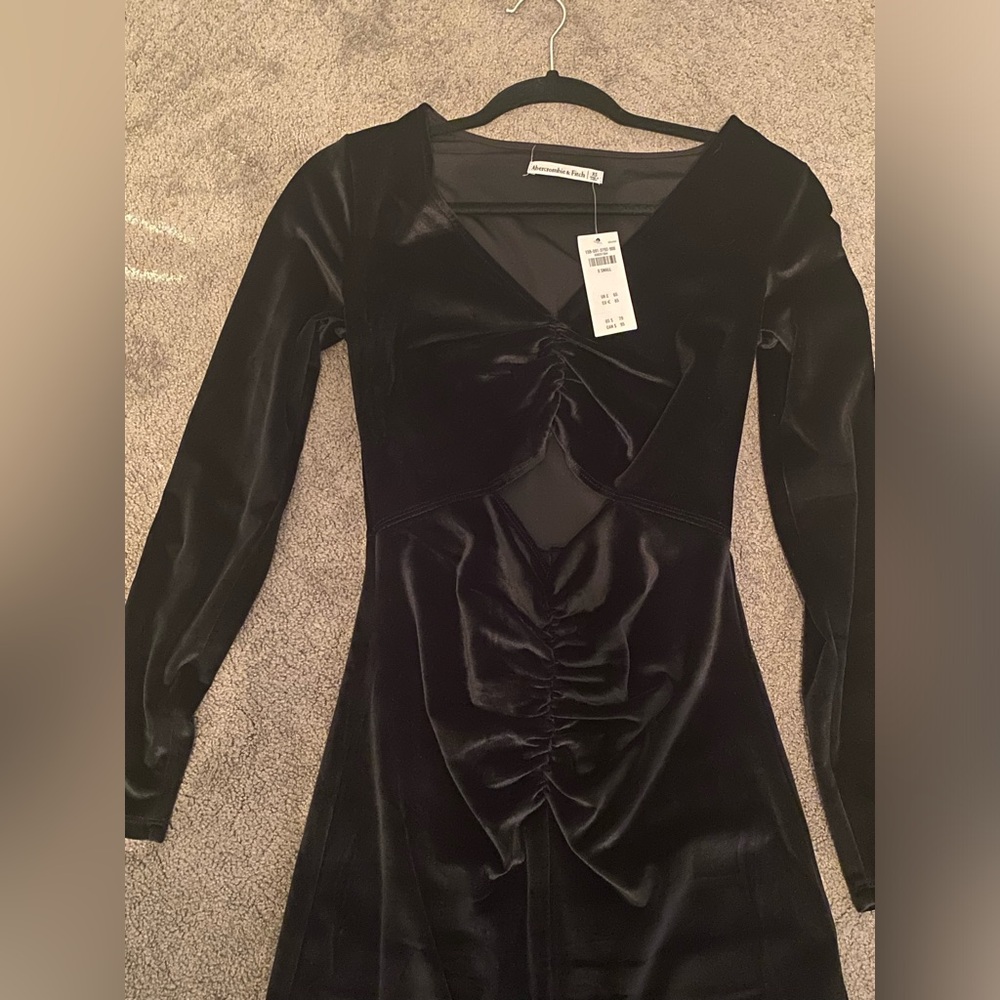 Black Abercrombie & Fitch dress